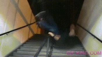 botella,golpe,deslizar,resbalar,barandilla,escaleras,caida