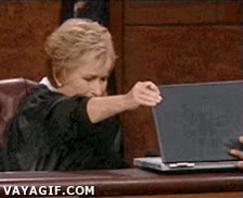jueza,juez,ordenador,portatil,mirar,decepcionada,decepcion,me va a caer una...