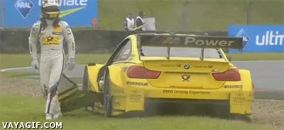 muy fuerte,piloto,carreras,coche,arrancar,puerta,fail,romper