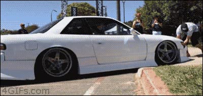 Tunea tu coche y bájalo todo lo que puedas, verás qué divertido defensas,ayudar,desprender,intento en vano,fail,parachoques,amortiguacion,amortiguadores,bajar,tuning