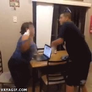 espuma de afeitar,harina,devolver,hermanos,trollear