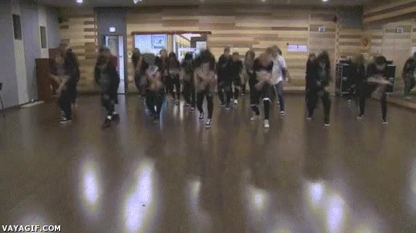 eficiencia hasta para bailar,coordinados,coreografia,baile,coreanos,bangtan boys,Asiaticos