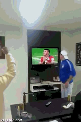 partido,chile,golpe,pantalla,tele,romper,lo matar&iacute;a mucho si fuese mi tele