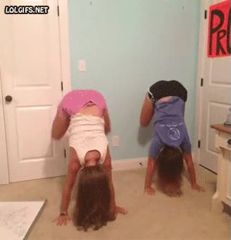 pino,twerking,fail,mueble,rompete la pierna si eso,equilibrio