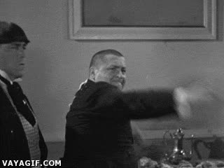 pastelazo,george bush,esquivar,pastel,tirar,zapato