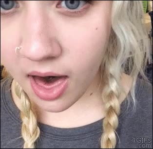 Chica,Rubia,Loca,Asco,Cucaracha,Boca,Insecto,Besar