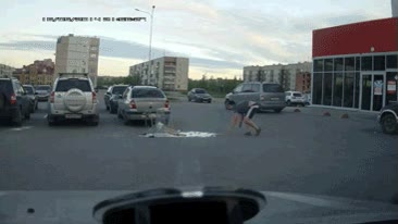 supermecado,carro,caer,caida,caerse,derramar,loser,carrito