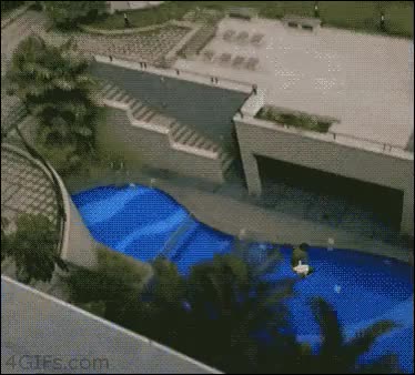 Locura,Temeridad,&iquest;terrazing?,Correr,Saltar,Agua,Piscina,Edificio,Pa matarse,balconing