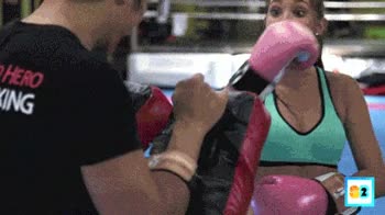 Practica,Pelea,Dolor,Pie,Patada,Entrenador,Chica,En la cara