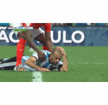 Borrar,Pokemon,Tragedia,Partida,Mascherano,Al suelo,Desmayarse