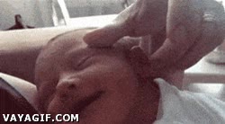 bebe,caricia,acariciar,sonrisa,sonreir,feliz