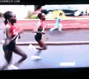 fail,ni&ntilde;o,correr,maraton,atletas,corredoras,chaval del fondo,al suelo