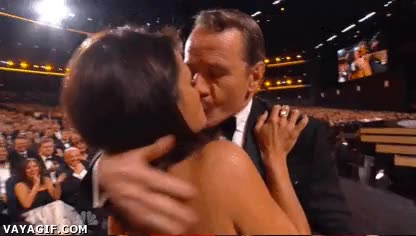 Breaking Bad,Bryan Cranston,Julia Louis-Dreyfus,Beso,Veep,Emmy