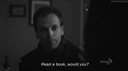 elementary,lee un libro,Sherlock Holmes,sherlock,¿soy el único al que le gusta esta serie?,loco
