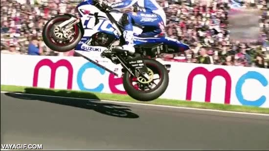 la moto voladora,carrera,superbikes,cambio de rasante,saltar,menuda potencia