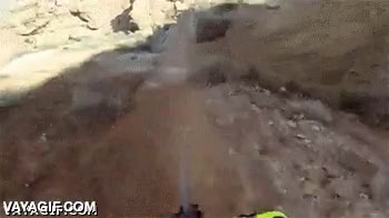 primera persona,precipicio,saltar,bicicleta,jugarse la vida