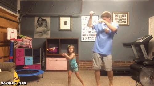ser padre,jugar,bailar,ni&ntilde;a,hija,hacer el tonto