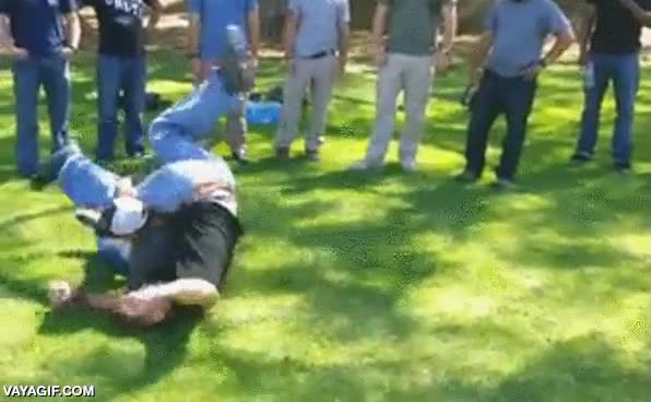levantar a alguien,tecnica,bomberos,entrenamiento,herido,inconsciente