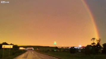 tormenta,arco iris,rel&aacute;mpagos,rayos