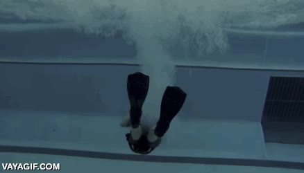 chapuzon,tirarse,teletransporte,piscina,agua