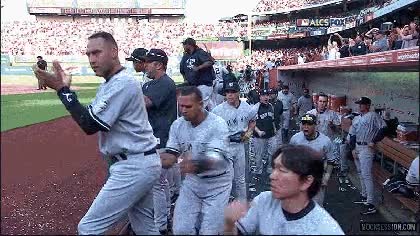 compa&ntilde;eros,equipo,baseball,beisbol,banquillo,apreton,estrujon