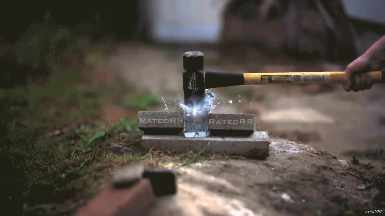 la gente tiene unas ideas...,congelado,iPhone 6,muy innecesario,aplastar,martillo,maza