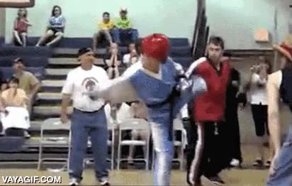 taekwondo,pelea,lucha,patadon en la boca,KO