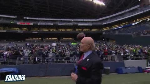 Terry Bradshaw,futbol americano,como si tal cosa,se&ntilde;or mayor,pase,publico,grada