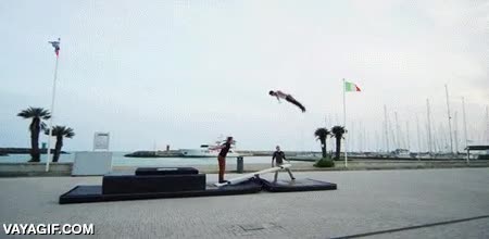 palanca,arquimedes estar&iacute;a orgulloso,balancin,impulso,acrobacias