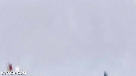 mu&ntilde;eco de nieve,bola de nieve,sacudir,casa,terremoto,salir volando