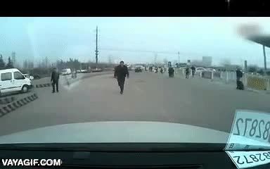 regate,vaya finta,desesperación,atropellar,forzar atropello,marcha atrás