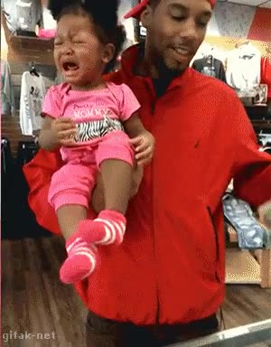 va para pol&iacute;tica,fajo,un billete,billete,ni&ntilde;a,hija,padre