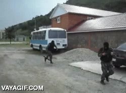 soldados,uno va muy cocido,intervenci&oacute;n,bebido,vodka,que igual solo es torpe