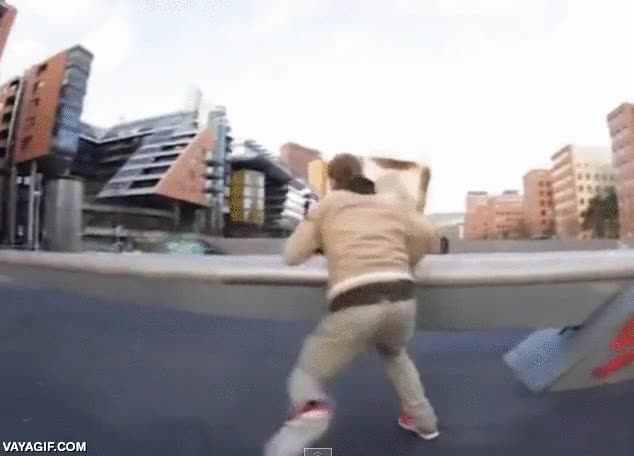 carretilla,skater,grindar,pared,construcci&oacute;n acrob&aacute;tica,a ver si lo hace con la carretilla llena de arena