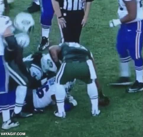 hacer trampas,futbol americano,jugador,muy listo,la ten&iacute;as tu,ahora te la quedas