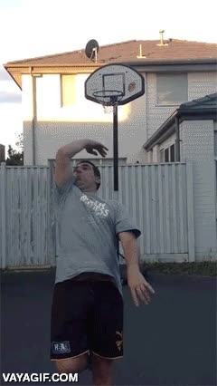 rebote,valla,imposible,por encima,incre&iacute;ble,no se lo cree ni el