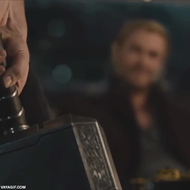mjolnir,mover un poquito,capitán américa,thor,poca broma