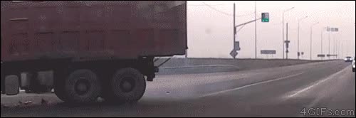 atropello,entre camion y coche,suerte,Volver a nacer,accidente,mucha suerte