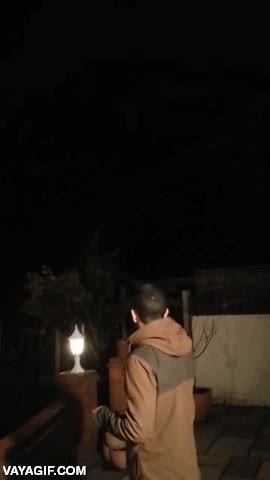 espero que nadie saliera herido,cohetes,fuegos artificiales,fail,imagina el susto si cae en tu jard&iacute;n
