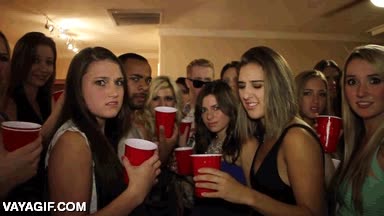 todo el mundo te mira,no conocer a nadie,lol,me ha pasado,fiesta,llegar solo