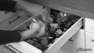 remover,anuncio de la teletienda,buscar,cajones,cocina