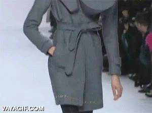 modelo,desfile,preguntar,madre,el vestido te lo dice todo,fiesta,NO,vestido,moda