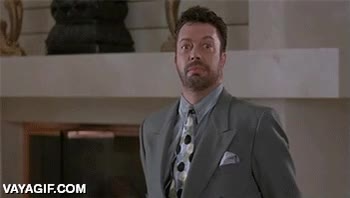 Sólo puedes atreverte a meter la cabeza en un acuario lleno de pirañas si eres William Shatner piraña,morder,meter la cara,valiente,william shatner
