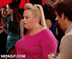 rebel wilson,no,rechazar,guiño guiño,guiñar,disimular