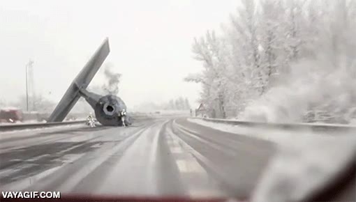 esperar la grua,tie fighter,star wars,carretera,nieve,esperar,stormtroopers