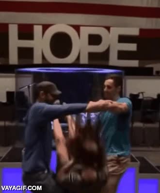 trust fall,ca&iacute;da de confianza,dejarse caer,fail,aguantar,amigos,al suelo