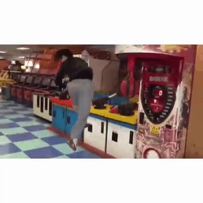 patada giratoria voladora,record seguro,asiatico