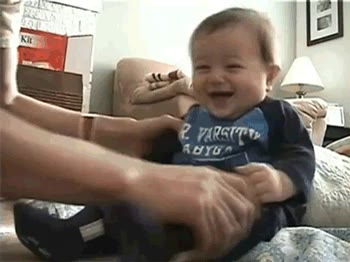 ni&ntilde;o,reir,bebe,parece que vaya pedo,volcar