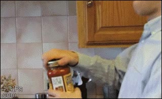 cuadrada,chica,mujer,cari&ntilde;o,te esperabas que fuera al rev&eacute;s y lo sabes,muy fuerte,abrir,bote,frasco