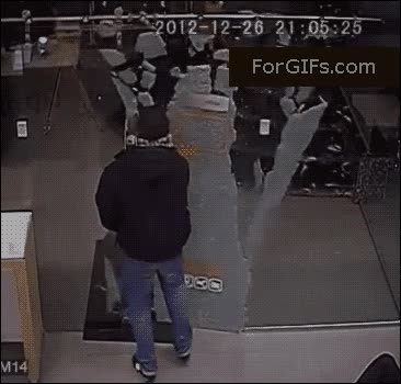 salir del gym,cristal,romper,demasiado fuerte,gimnasio,primer dia